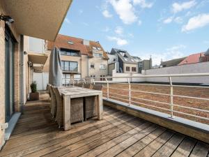 Jacob Van Maerlant - V1 + garage