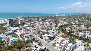 Siesta Beachfront Paradise - Infinity Pool & Spa