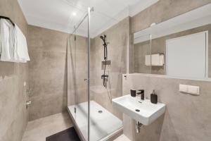 5 seperate Studio Apartments 401-405 - Central - AC