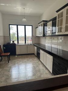 Fully Furnished Home in Colombo!
