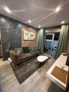 29 on Windsor-2 Bedroom House