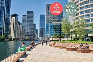 The Singing Canary | Tourist | Vacation