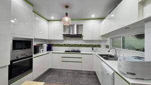 Family House Patong - Homestay