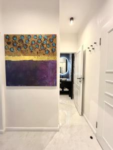 Luxury Modern Apartment with Balcony - Near City Center