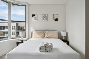 Modern Marina Sanctuary Central Pool Gym Spa