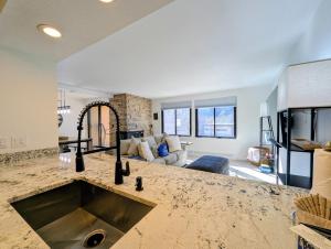 Edgewater 1451 by SummitCove Lodging in Colorado