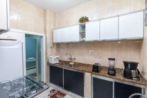 Beautiful 3 bedroom condo by Copacabana Beach