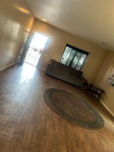 West Phoenix Value Room 4 Bennet