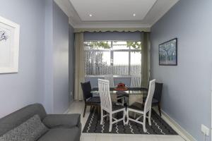 Beautiful 3 bedroom condo by Copacabana Beach