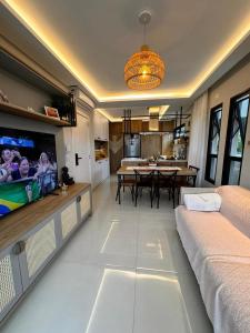 Lindo Apartamento na Praia de Mariscal com ótima localização