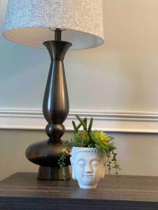 Captains Quarters Bright 2BR Pet Friendly Beach Condo w Coastal Decor Relaxed Vibes