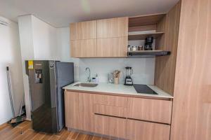 Modern loft and parking ideal for couples