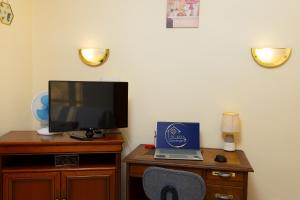 LOustal 3 chambres avec grand jardin parking gratuit