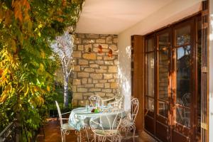 LOustal 3 chambres avec grand jardin parking gratuit