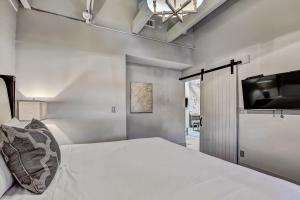 Parkers Collection Unit 8