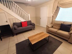 Luxury 3 Bedroom House with Parking