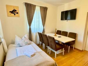 Friends & Family Nest