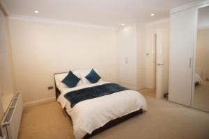 Evergreen apartments Flat Six