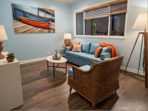 Modern Venice Beach Stay - Walk to Marina & Boardwalk