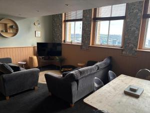 Central Plymouth Sea View Penthouse Apartment with Secure Parking