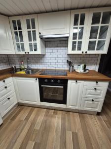 Cozy apartment on two floors in Ankaregården