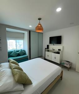 Rodadero | Poll Infinita | Vista al Mar | 1BR, 2BA