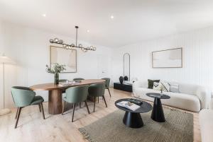 Homeclub 3BR Apt with Terrace, Parking, Pool, Gym & Cinema