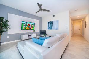 3151-207NC STOREY LAKE, CONDO 22 LAKE VIEW