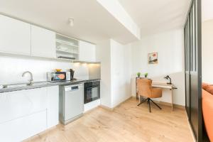 Le Trendy Terrasse - 5" Gare Bussy - 9" de Disney