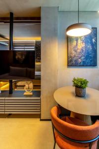 Apto de alto padrao ao lado do shopping Frei Caneca