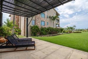 Luxury Ground-Floor Condo 3 bed 4 and half bath