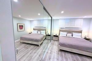 Contemporary Art-Filled Apartment in Brentwood Willow.