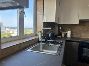 Superb Seaview Flat, Prime Area