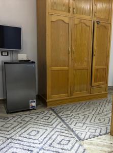 New Cairo Shared Apartment with the landlord close to airport garden view for males only or married couple because of the Egyptian Culture