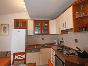 Apartments Mihovilovi - One Bedroom Apartment with Terrace and Pool view