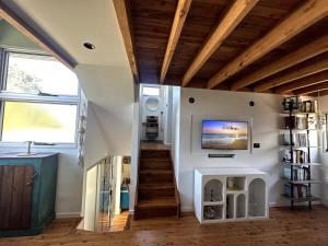 Crescent Coastal Loft - Stroll to Surf, Outdoor Terrace, WFH Nook