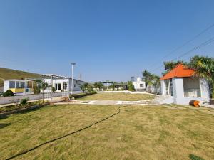 Rps Swarga Luxury Farmhouse, Kondapochamma