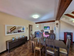 Casa familiar con terraza y piscina en LEscala - HISP-236-204