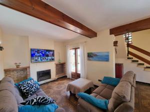 Casa familiar con terraza y piscina en LEscala - HISP-236-204