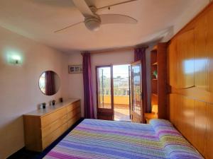 Casa familiar con terraza y piscina en LEscala - HISP-236-204