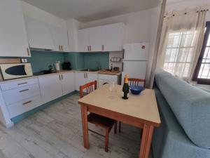 Apartamento en planta baja con terraza a 200m del puerto, LEscala - HISP-236-211