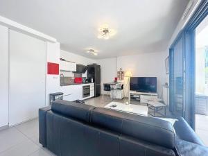 Superbe T2 moderne avec terrasse, climatisation et parking à La Ciotat - FR-1-770-67