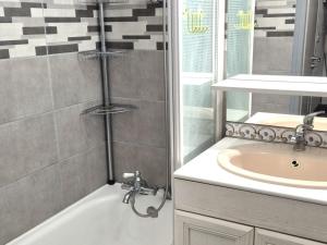 Studio avec mezzanine pour 4 pers, bien situé à Valfréjus - FR-1-265-375