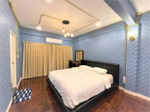 Cozy and stylish 4BR townhouse near BTS &Icon Siam