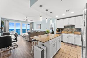 Laketown Wharf Remodeled Gulf View Retreat! 3BR Resort Condo with Huge Balcony