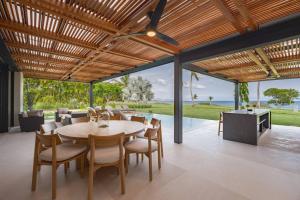 Serene Luxury - Private Pool Ocean View Cook