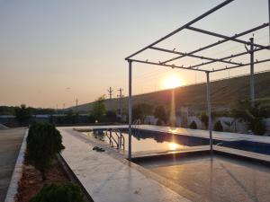 Rps Swarga Luxury Farmhouse, Kondapochamma