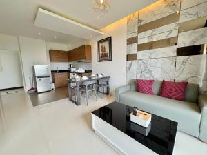 The Lago Nai Harn 2 Bedrooms byHOMES