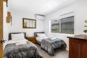 Renovated Beach Escape in Surfers, Surf at Your Door, Cavill a Short Stroll
