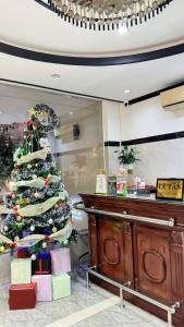 Victory Hotel 153-155